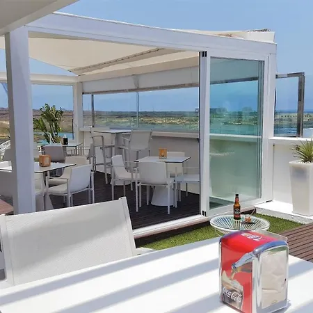 아파트 Cozy & Confortable Junior By Bristo Sunset # Good Wifi, Terrace And Pool *